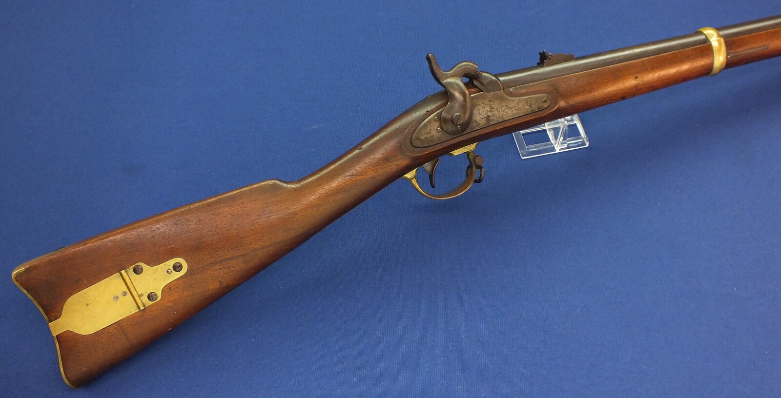 An Antique American Civil War Remington Model 1863 Percussion Zouave Rifle. 58 Caliber, 33 inch barrel. Length 124cm. In very good condition. 