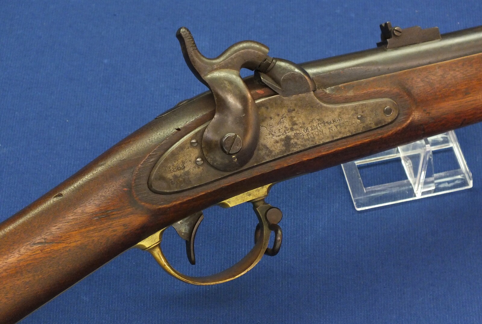 An Antique American Civil War Remington Model 1863 Percussion Zouave Rifle. 58 Caliber, 33 inch barrel. Length 124cm. In very good condition. 