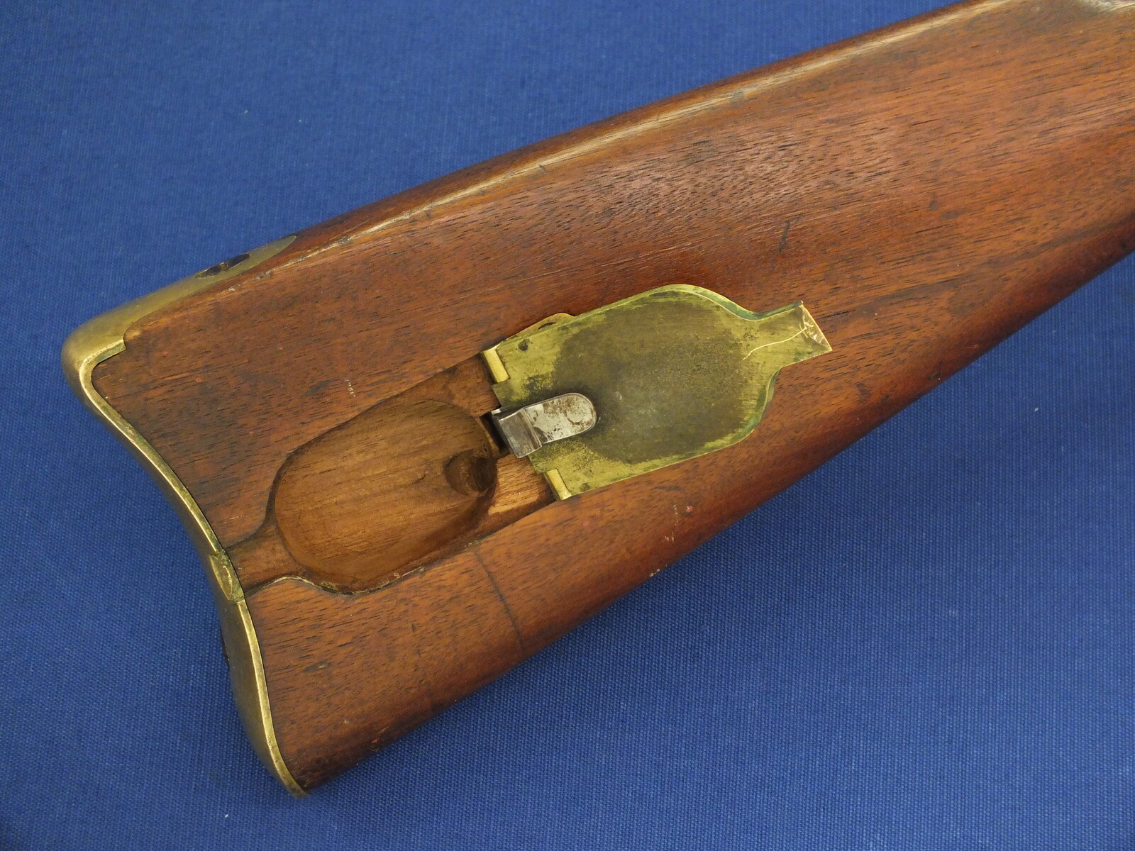 An Antique American Civil War Remington Model 1863 Percussion Zouave Rifle. 58 Caliber, 33 inch barrel. Length 124cm. In very good condition. 