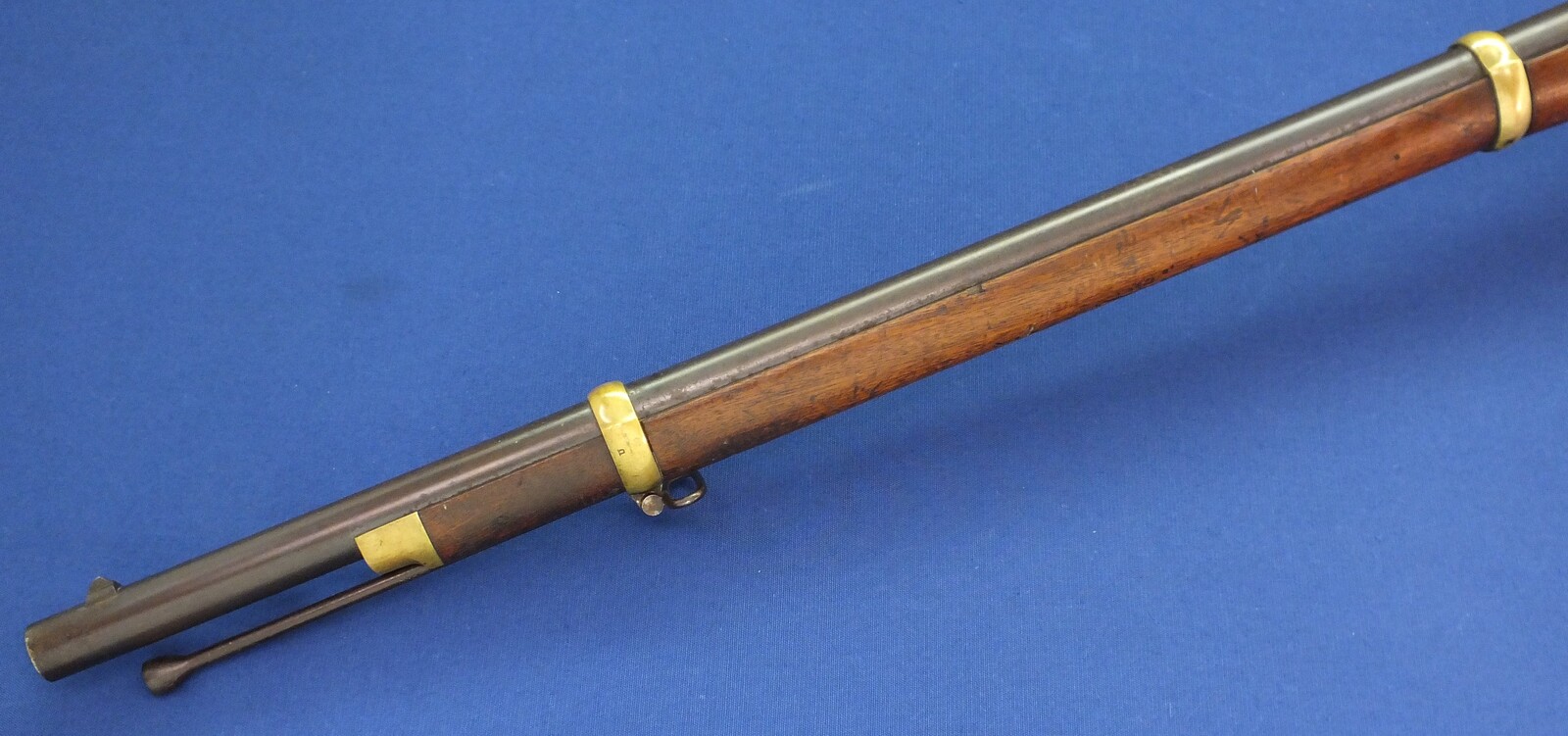 An Antique American Civil War Remington Model 1863 Percussion Zouave Rifle. 58 Caliber, 33 inch barrel. Length 124cm. In very good condition. 