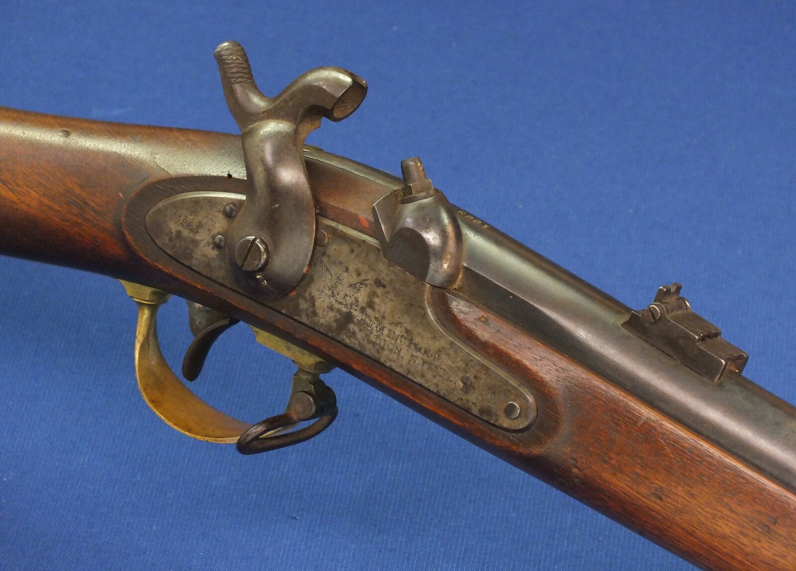 An Antique American Civil War Remington Model 1863 Percussion Zouave Rifle. 58 Caliber, 33 inch barrel. Length 124cm. In very good condition. 