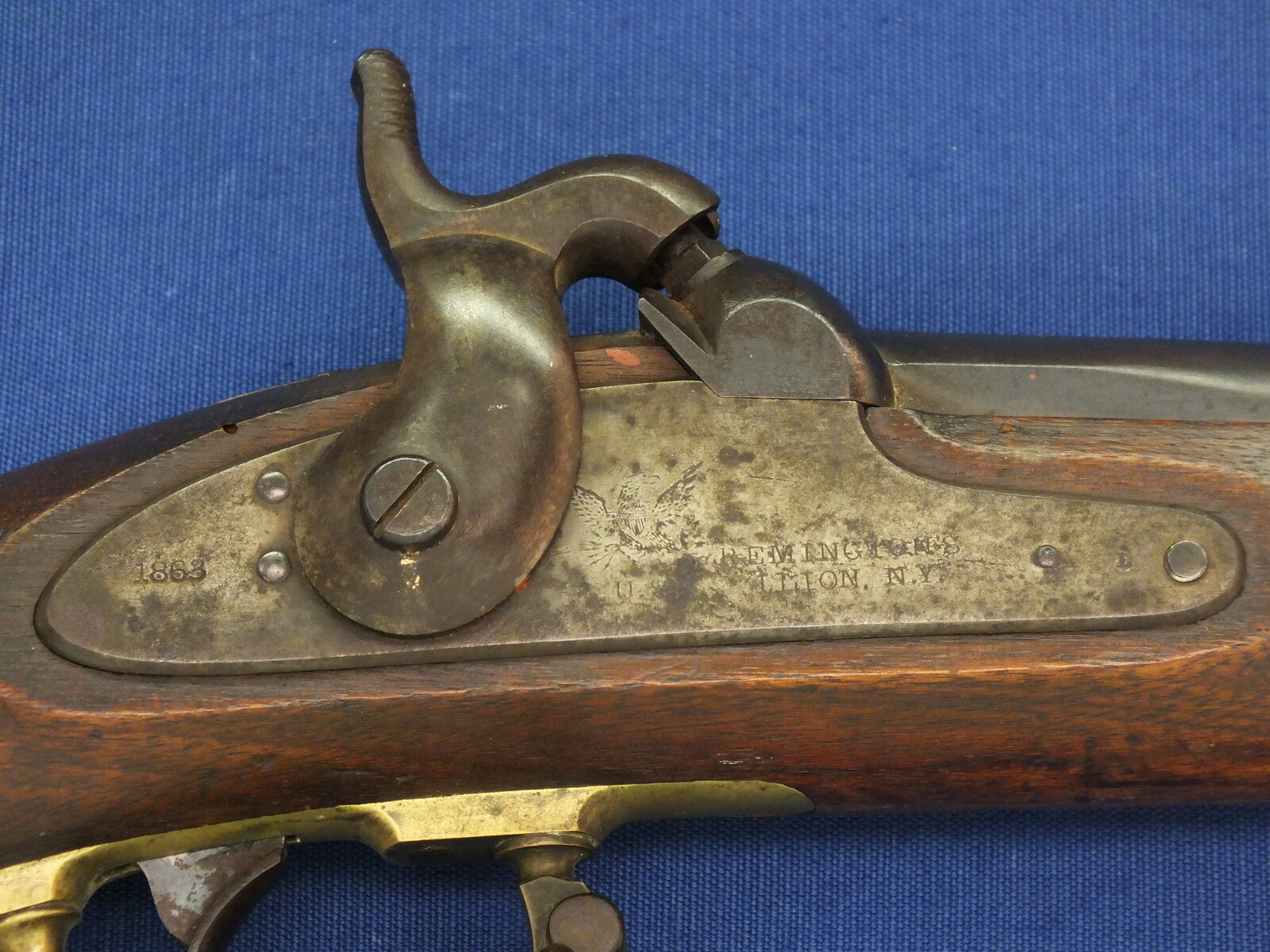 An Antique American Civil War Remington Model 1863 Percussion Zouave Rifle. 58 Caliber, 33 inch barrel. Length 124cm. In very good condition. 