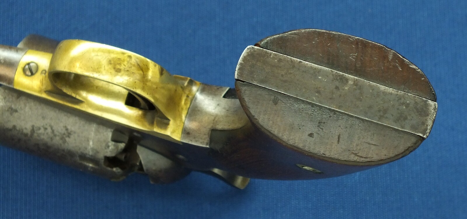 An antique American Civil War Remington New Model Army single action 6 shot Percussion Revolver, .44 caliber, 8 inch barrel, length 37 cm, in very good condition. Price 2.750 euro.