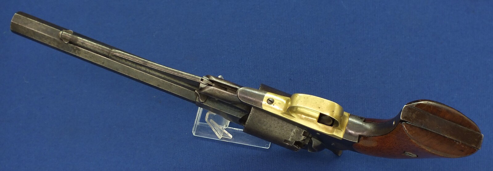 An antique American Civil War Remington Transitional New Model Army single action 6 shot Percussion Revolver, .44 caliber, 8 inch barrel, length 37 cm, in very good condition Price 3.975 euro