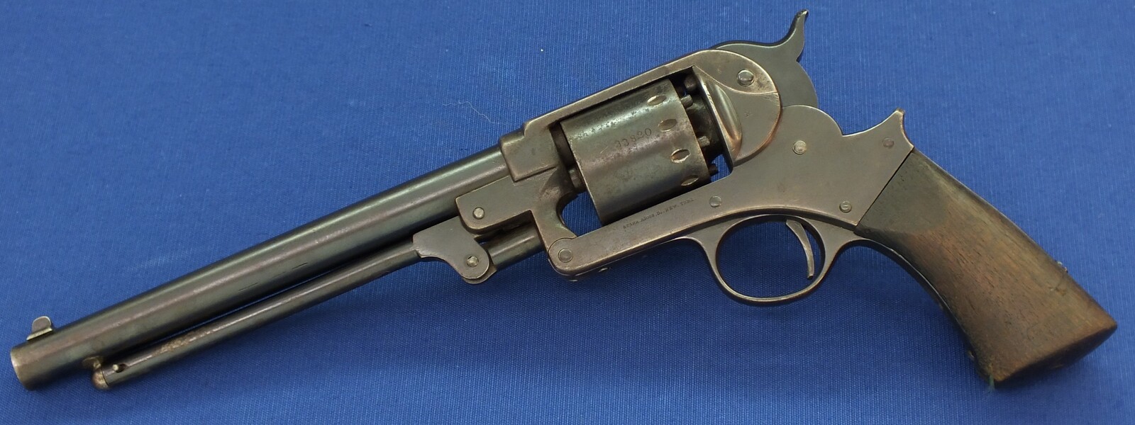 An antique American Civil War Starr Arms Co Single Action Model 1863 Army 6 shot percussion Revolver. 44 Caliber. Length 37,5cm. In good/very good condition. Price 2.150 euro.