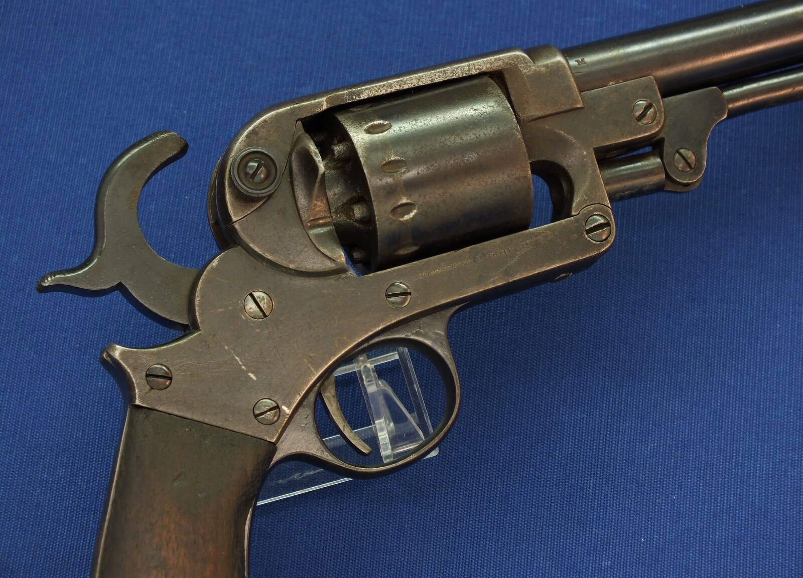 An antique American Civil War Starr Arms Co Single Action Model 1863 Army 6 shot percussion Revolver. 44 Caliber. Length 37,5cm. In good/very good condition. Price 2.150 euro.
