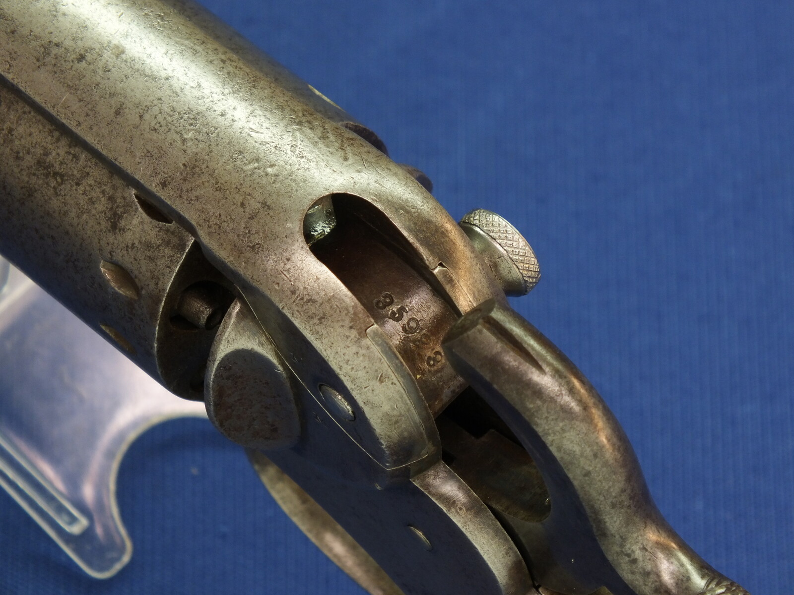 An antique American Civil War Starr Arms Co Single Action Model 1863 Army 6 shot percussion Revolver. 44 Caliber. Length 37,5cm. In good/very good condition. Price 2.250 euro.
