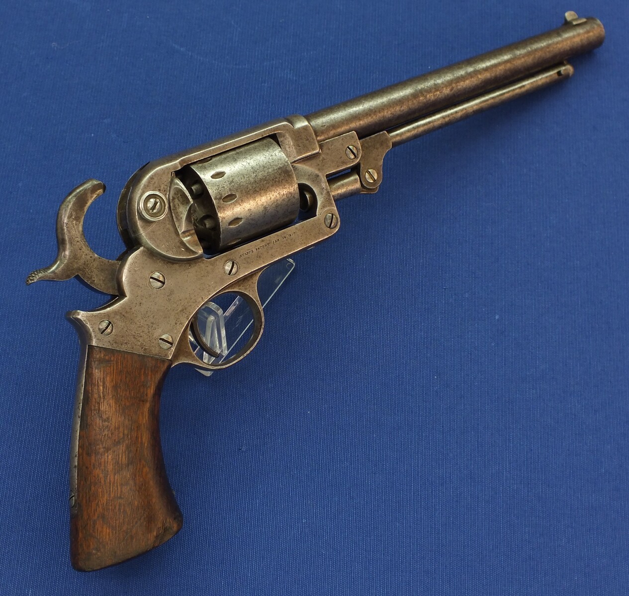 An antique American Civil War Starr Arms Co Single Action Model 1863 Army 6 shot percussion Revolver. 44 Caliber. Length 37,5cm. In good/very good condition. Price 2.250 euro.