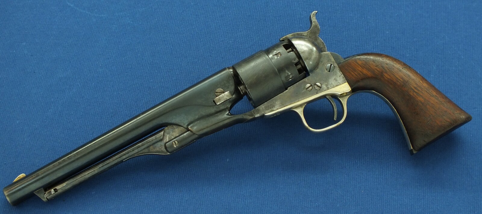 An antique American Civilian Colt Model 1860 Army percussion revolver. 6 shot 44 caliber, 8 inch barrel with New York address. Length 37cm. In very good condition. 