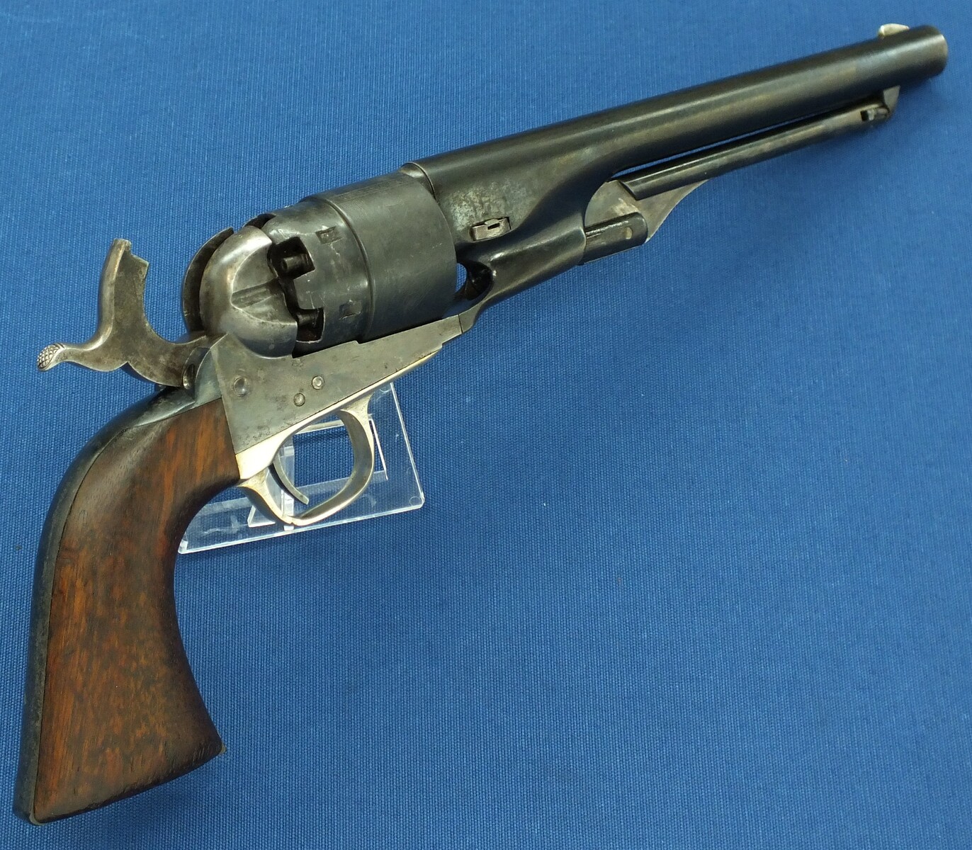 An antique American Civilian Colt Model 1860 Army percussion revolver. 6 shot 44 caliber, 8 inch barrel with New York address. Length 37cm. In very good condition. 
