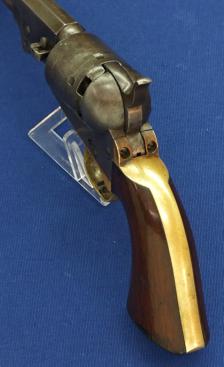 An antique American Colt Model 1851 Navy 6 shot Percussion Revolver, .36 caliber, 7 1/2 inch barrel with New York address, single action. In very good condition. Price 3.350 euro