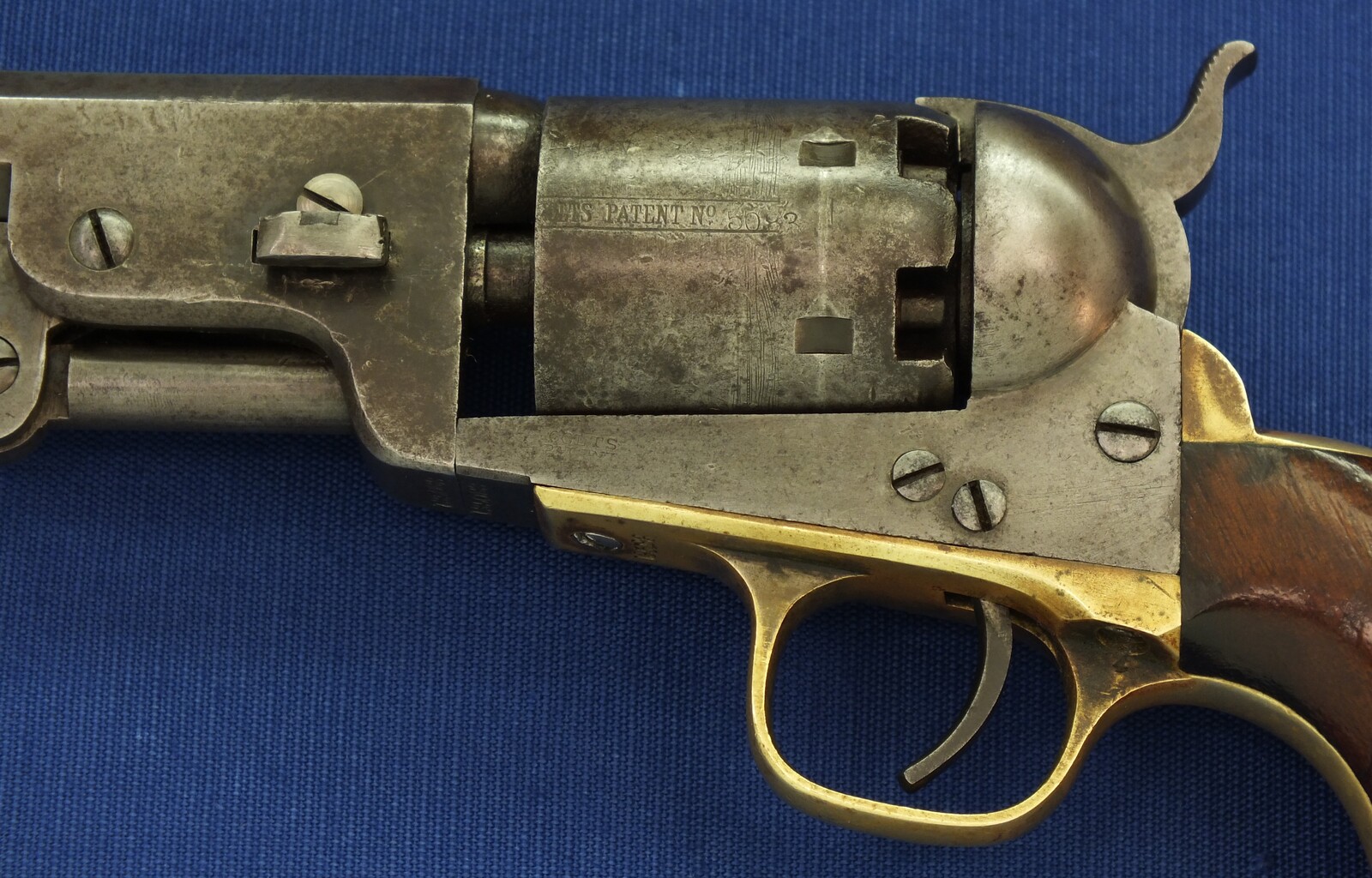 An antique American Colt Model 1851 Navy 6 shot Percussion Revolver, .36 caliber, 7 1/2 inch barrel with New York address, single action. In very good condition. Price 3.350 euro