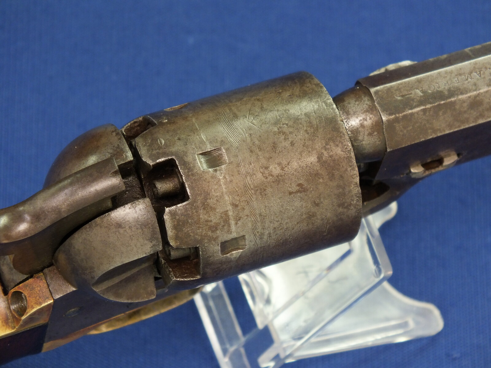 An antique American Colt Model 1851 Navy 6 shot Percussion Revolver, .36 caliber, 7 1/2 inch barrel with New York address, single action. In very good condition. Price 3.350 euro