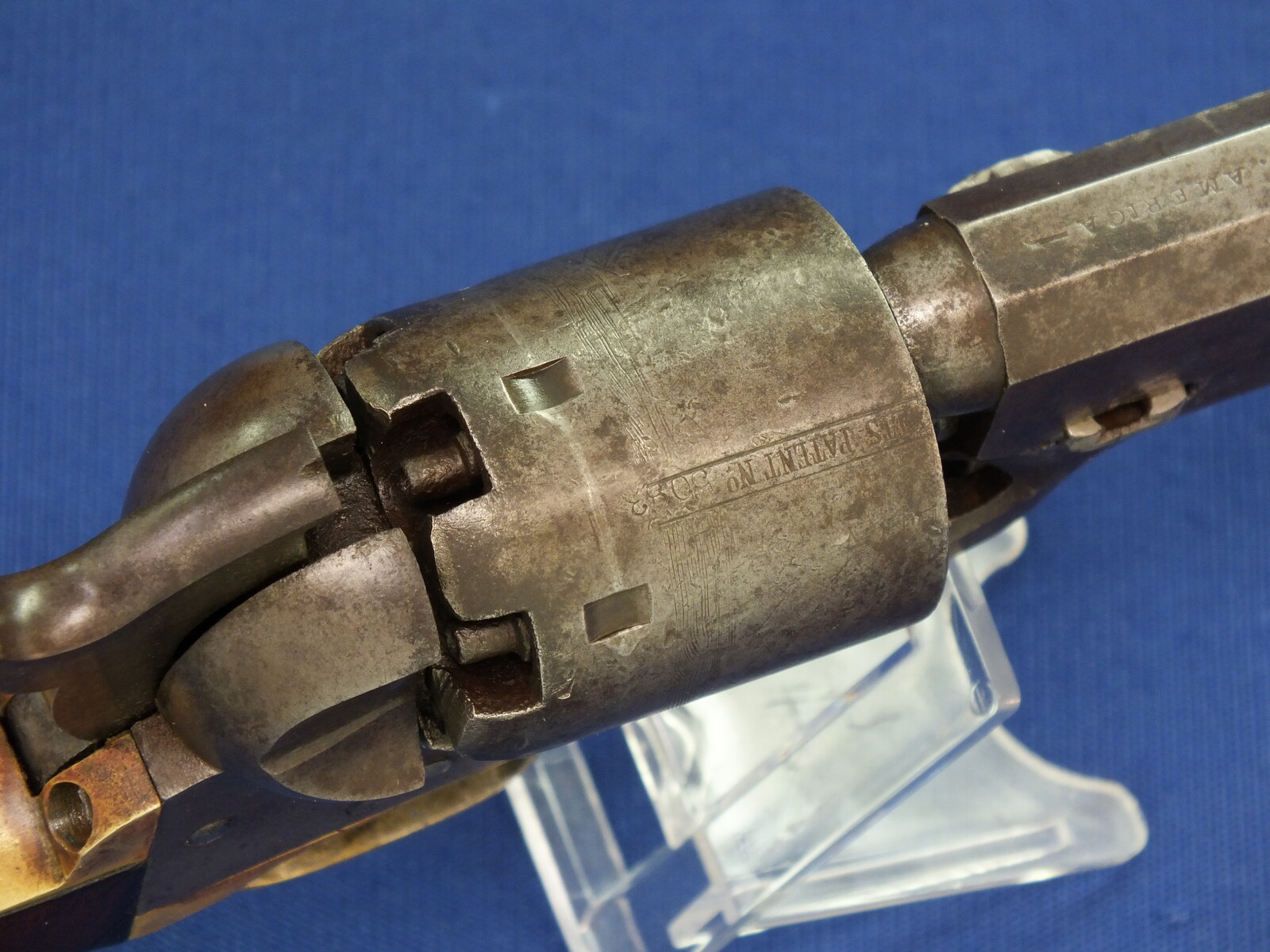 An antique American Colt Model 1851 Navy 6 shot Percussion Revolver, .36 caliber, 7 1/2 inch barrel with New York address, single action. In very good condition. Price 3.350 euro