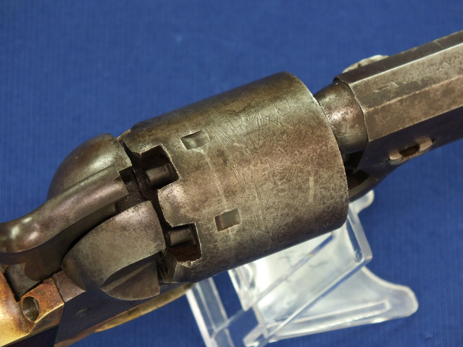 An antique American Colt Model 1851 Navy 6 shot Percussion Revolver, .36 caliber, 7 1/2 inch barrel with New York address, single action. In very good condition. Price 3.350 euro