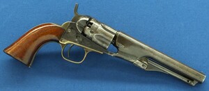 An antique American Colt model 1862 Police 5 shot percussion Revolver. 36 caliber, 5,5 inch barrel with Hartford address. Length 28,5cm. In very good condition. Price 2.750 euro