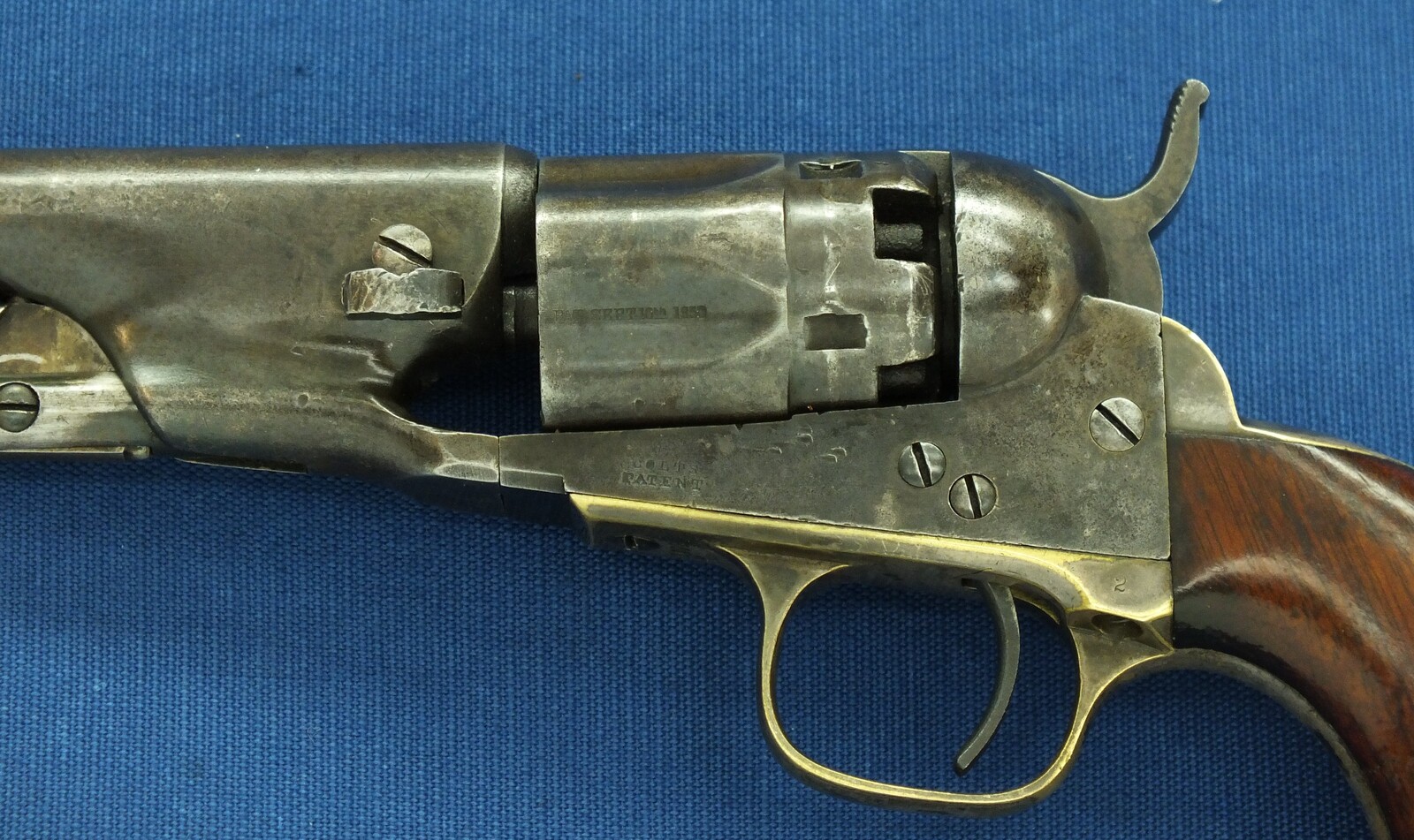 An antique American Colt model 1862 Police 5 shot percussion Revolver. 36 caliber, 5,5 inch barrel with Hartford address. Length 28,5cm. In very good condition. Price 2.750 euro