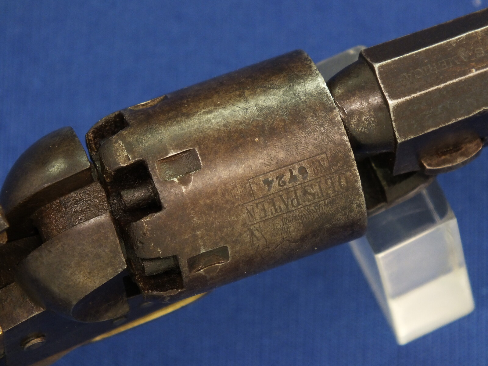 An antique American Colt Pocket Model 1849 6 shot 31 caliber single action Percussion Revolver with 4 inch barrel with one line New York address. Length 25cm. In very good condition. Price 2.250 euro