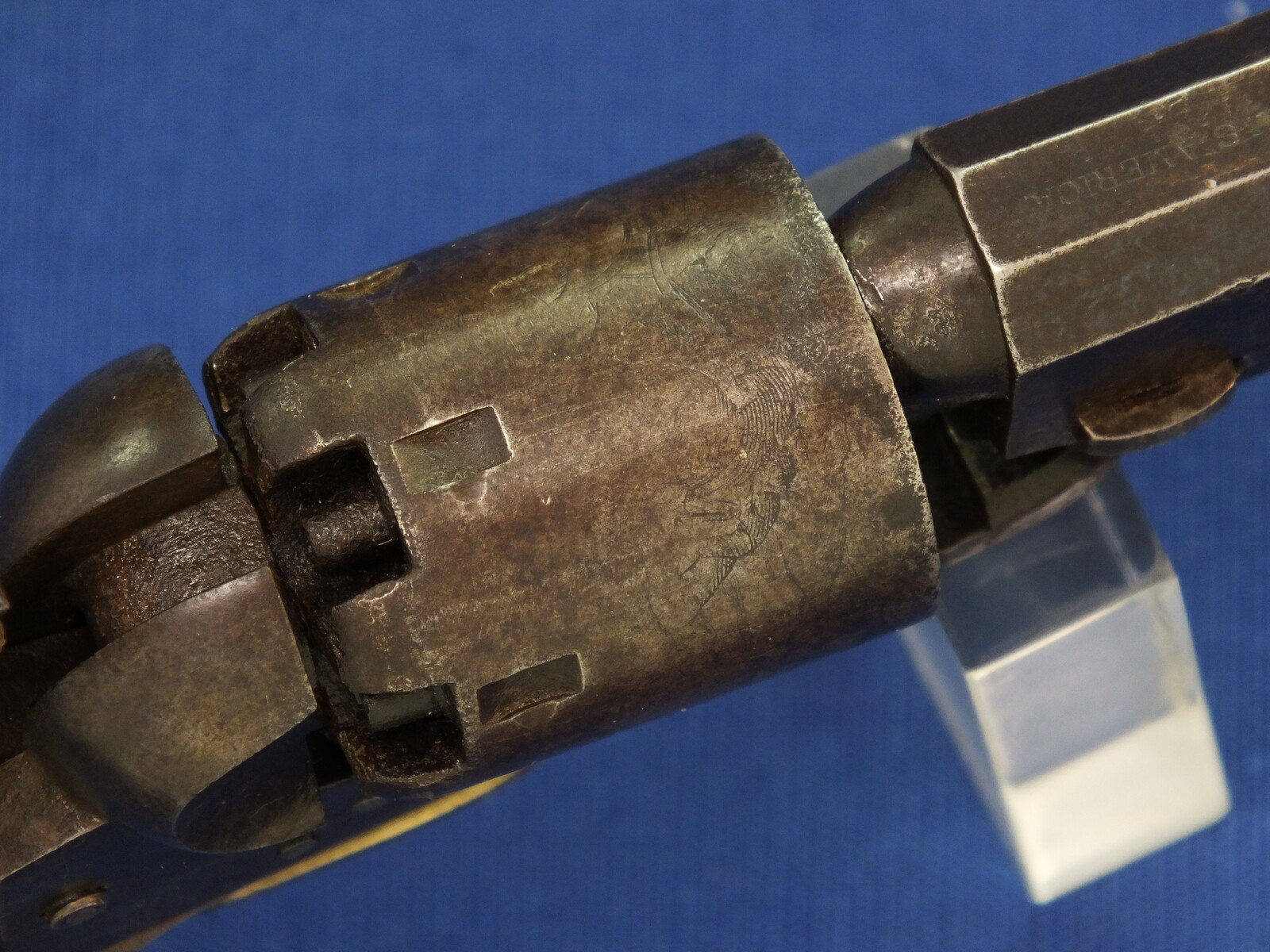 An antique American Colt Pocket Model 1849 6 shot 31 caliber single action Percussion Revolver with 4 inch barrel with one line New York address. Length 25cm. In very good condition. Price 2.250 euro
