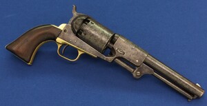 An antique American Colt Third Model Dragoon Percussion Revolver, 6 shot .44 caliber, 7 1/2 inch barrel with New York, length 38 cm, in very good condition. Price 8.500,- euro