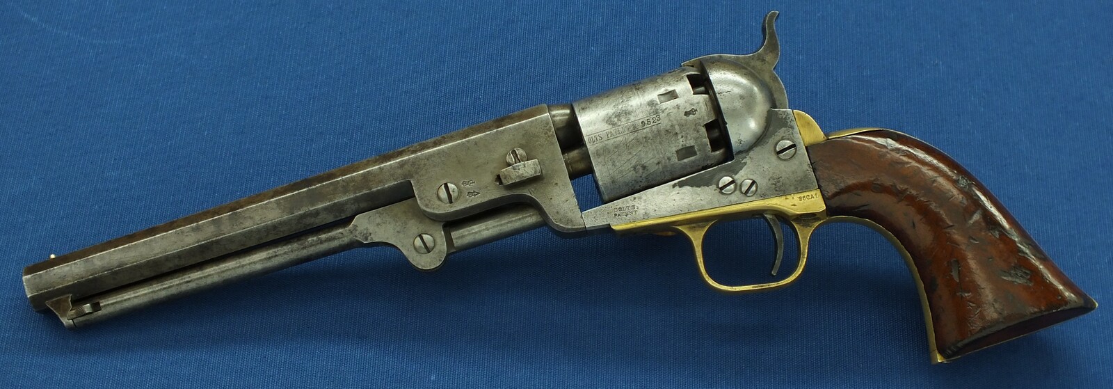 An antique American made Colt 4th Model 1851 Navy 6 shot percussion Revolver for export to England. 36 Caliber, 7,5 inch barrel. Length 35cm. In good/very good condition. Price 2.450 euro.
