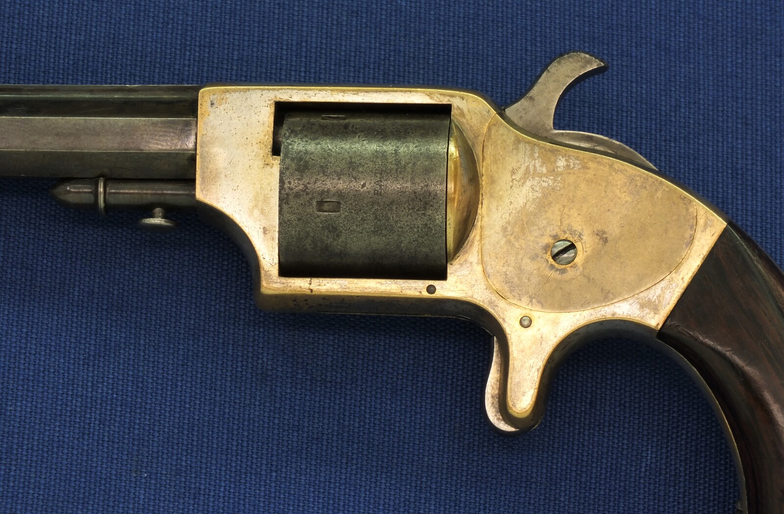 An antique American Merwin & Bray Fire-Arms Co. NY Plant's Frontloading Pocket 5 shot Revolver in it's original hinge top cardboard box .30 cup-primed caliber, length 20,5 cm, in very good condition. Price 1.600 euro