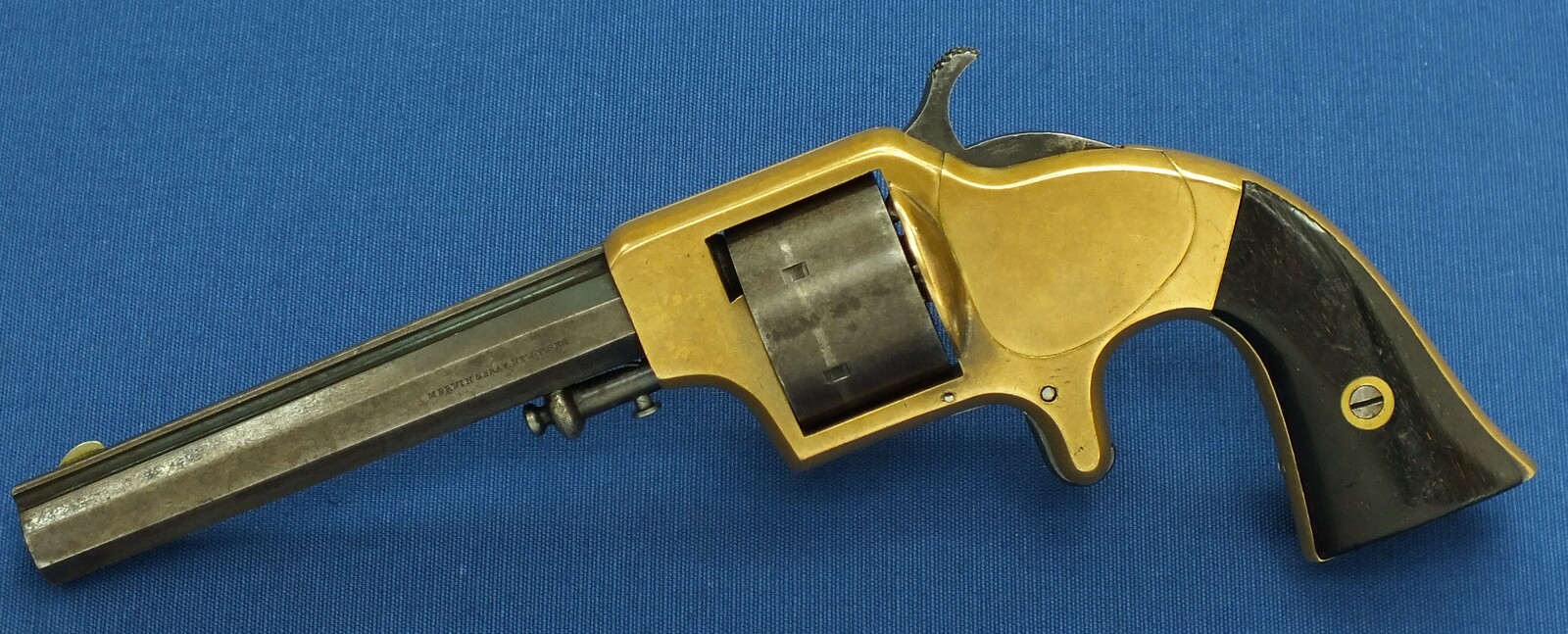An antique American Merwin&Bray New York Plant's Mfg.Co. Front-Loading 6 shot 42 Caliber Cup-primed Army Revolver. 5,5 inch barrel. Length 28cm. In very good condition. Price 1.500 euro.