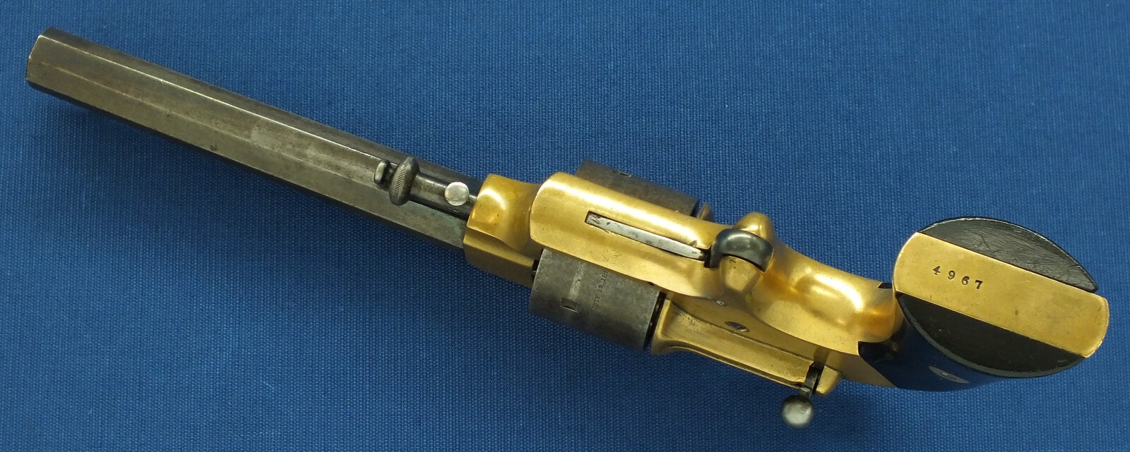 An antique American Merwin&Bray New York Plant's Mfg.Co. Front-Loading 6 shot 42 Caliber Cup-primed Army Revolver. 5,5 inch barrel. Length 28cm. In very good condition. Price 1.500 euro.