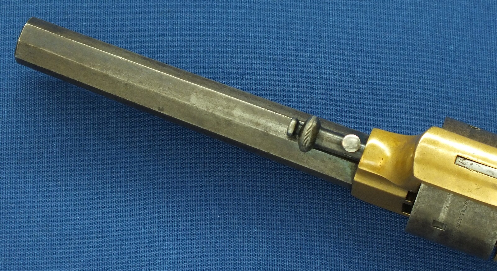 An antique American Merwin&Bray New York Plant's Mfg.Co. Front-Loading 6 shot 42 Caliber Cup-primed Army Revolver. 5,5 inch barrel. Length 28cm. In very good condition. Price 1.500 euro.