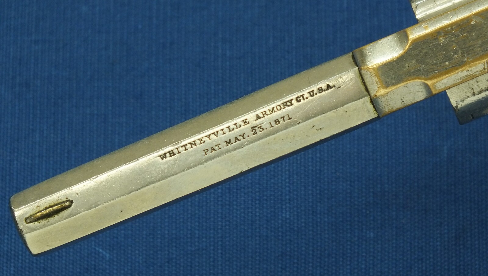 An antique American Nickel Plated Whitney Model 1,1/2 5 shot Rimfire Revolver. Caliber 32, 3,1/4 inch barrel. Length 19,5cm. In very good condition. Price 475 euro