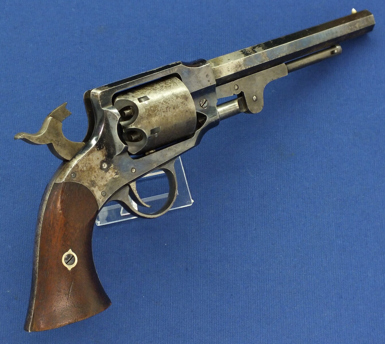 An antique American Rogers & Spencer Army Model 6 shot, 44 caliber single action Percussion Revolver, length 36 cm. in very good condition. Price 4.250 euro