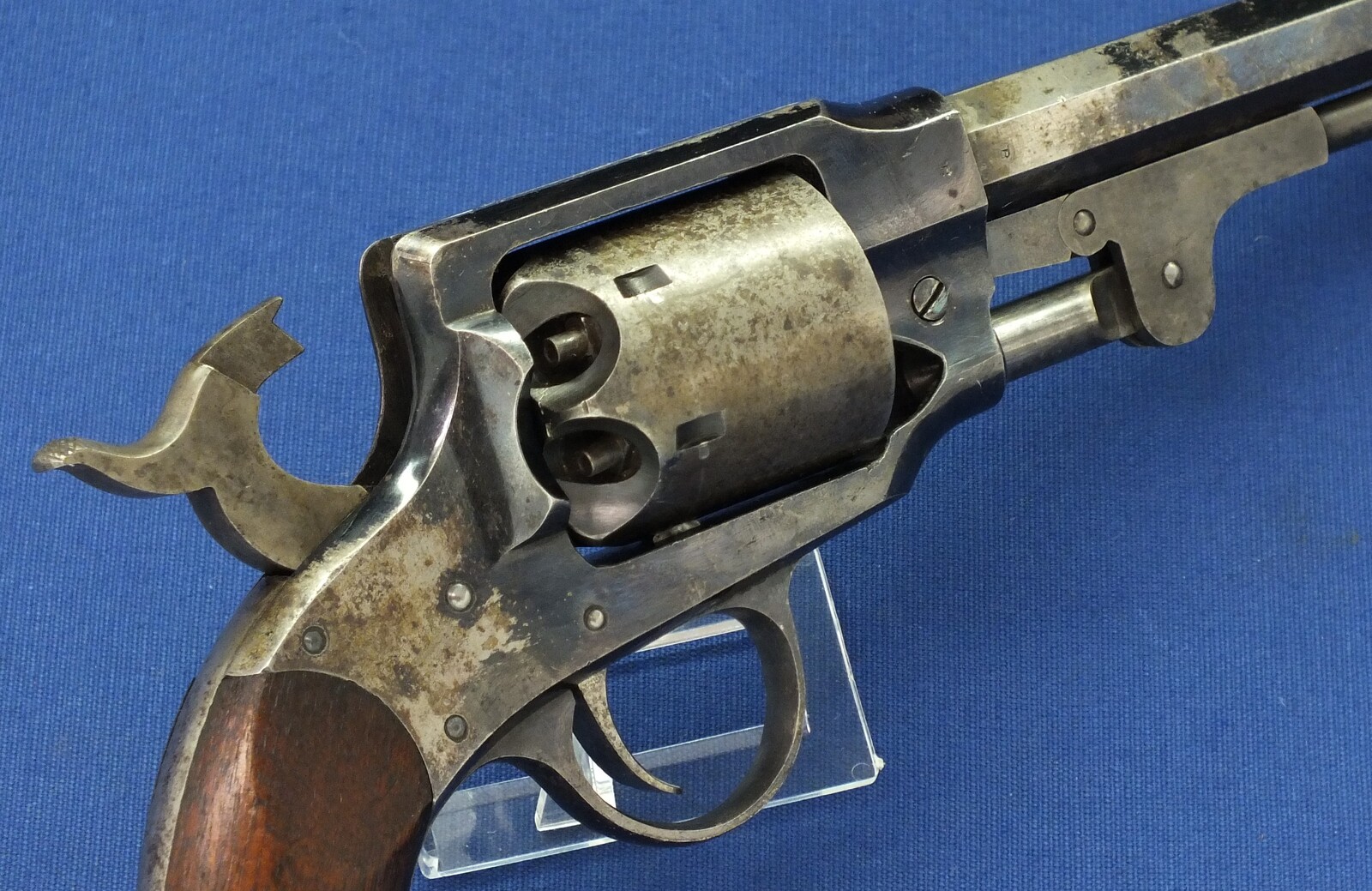 An antique American Rogers & Spencer Army Model 6 shot, 44 caliber single action Percussion Revolver, length 36 cm. in very good condition. Price 4.250 euro