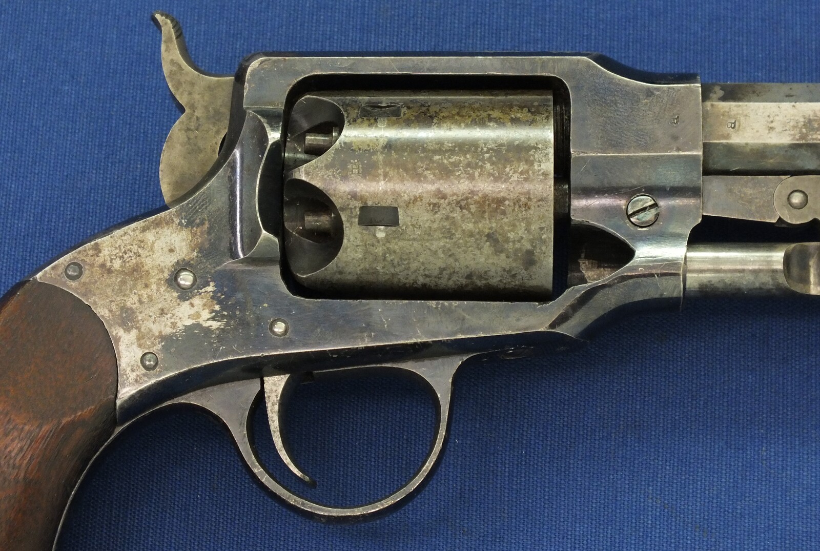 An antique American Rogers & Spencer Army Model 6 shot, 44 caliber single action Percussion Revolver, length 36 cm. in very good condition. Price 4.250 euro