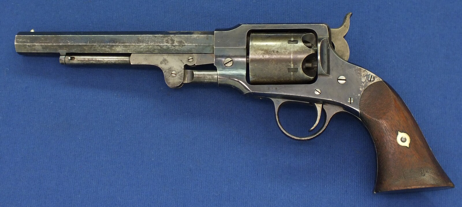 An antique American Rogers & Spencer Army Model 6 shot, 44 caliber single action Percussion Revolver, length 36 cm. in very good condition. Price 4.250 euro