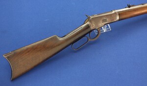 An antique American special order Winchester Model 1892 Half-Magazine Rifle. Caliber 32 W.C.F/32-20. 24 inch octagonal barrel. Length 107cm. In good/very good condition. Pirce 2.150 euro.