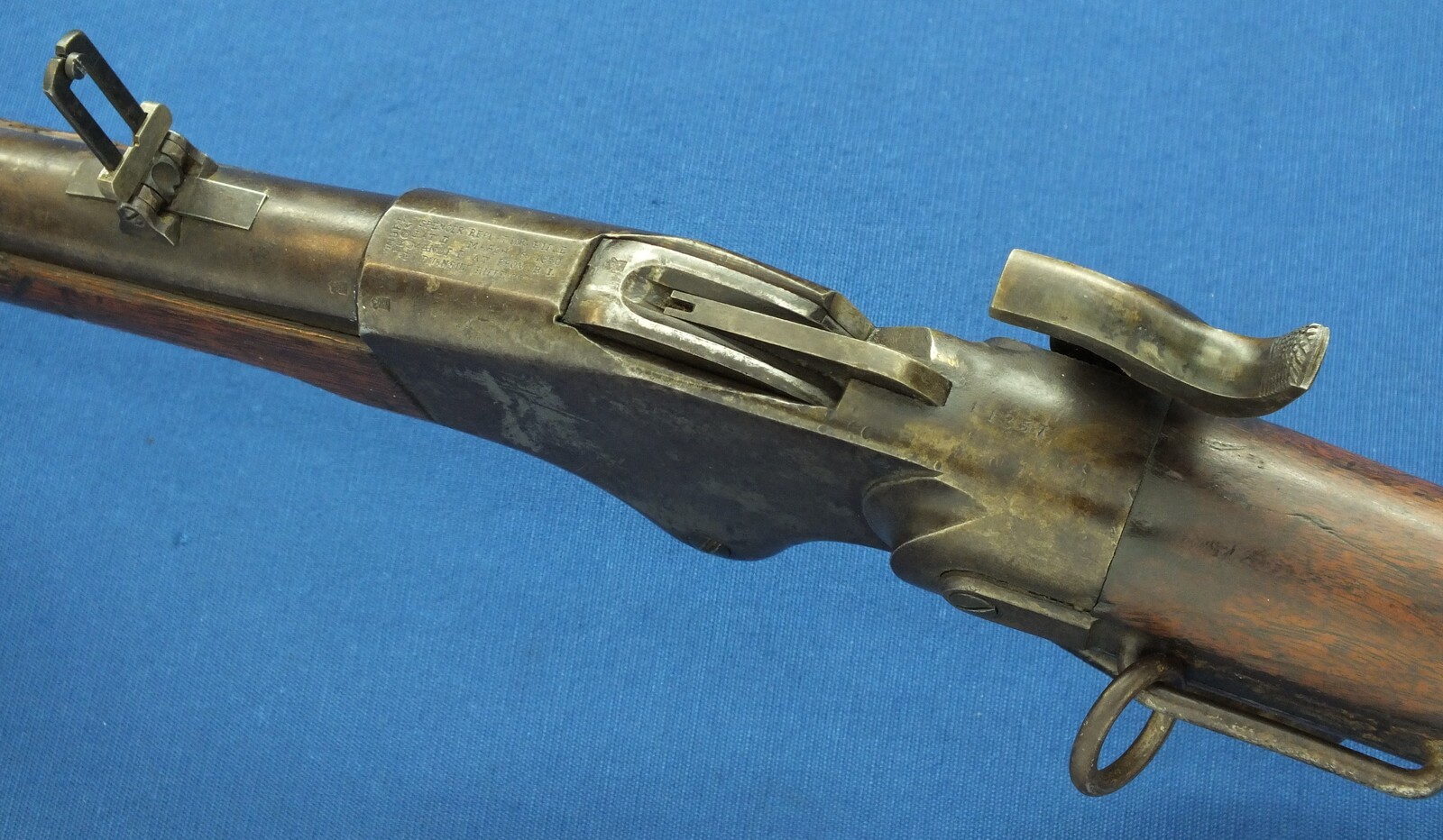 An antique American Spencer Repeating Carbine Model 1865 by Burnside Rifle Co. Caliber 50 Rimfire, 20 inch barrel. Length 94cm In very good condition. Price 2.350 euro.