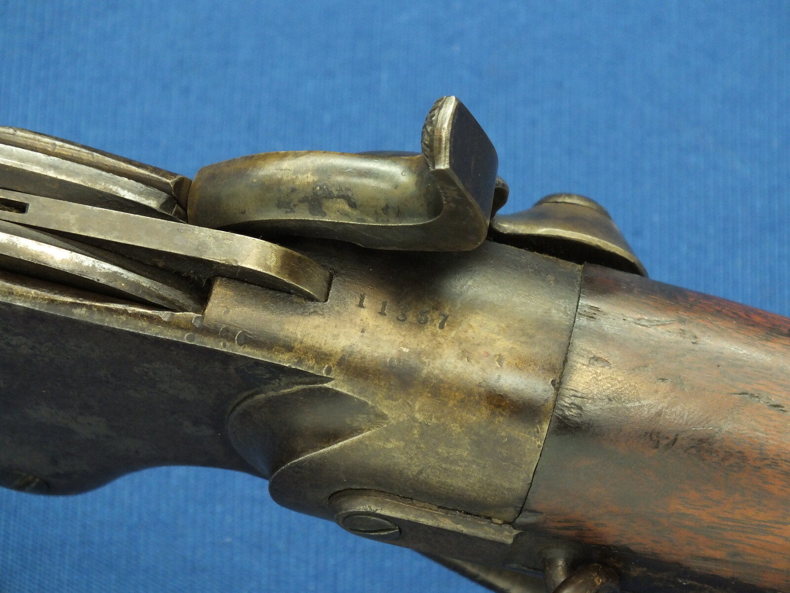 An antique American Spencer Repeating Carbine Model 1865 by Burnside Rifle Co. Caliber 50 Rimfire, 20 inch barrel. Length 94cm In very good condition. Price 2.350 euro.