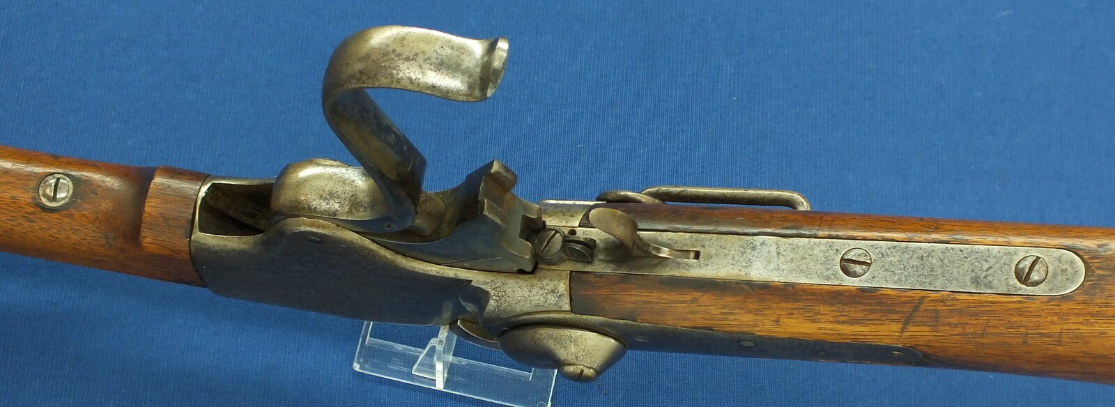 An antique American Spencer Repeating Carbine Model 1865 with Stabler Cut-Off. Caliber .50 Rimfire, 20 inch barrel. Length 95cm. In very good condition. Price 2.500 euro.