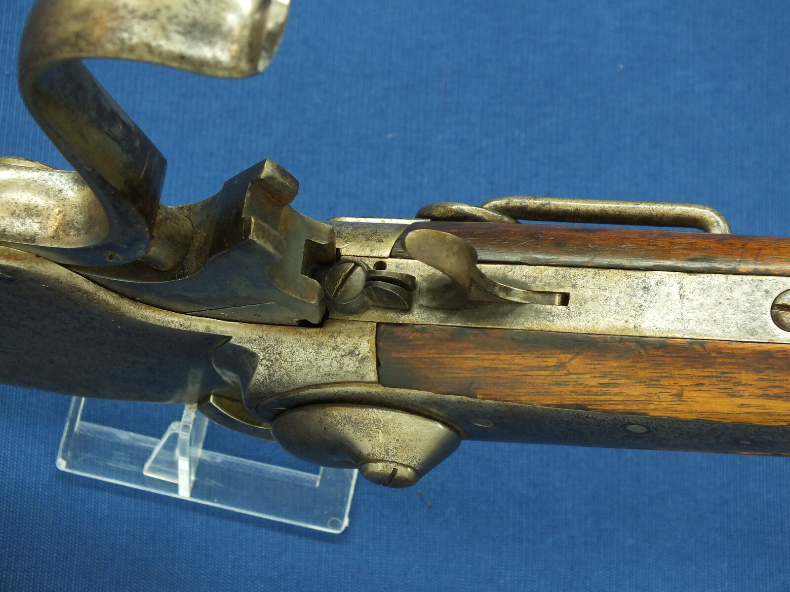 An antique American Spencer Repeating Carbine Model 1865 with Stabler Cut-Off. Caliber .50 Rimfire, 20 inch barrel. Length 95cm. In very good condition. Price 2.500 euro.