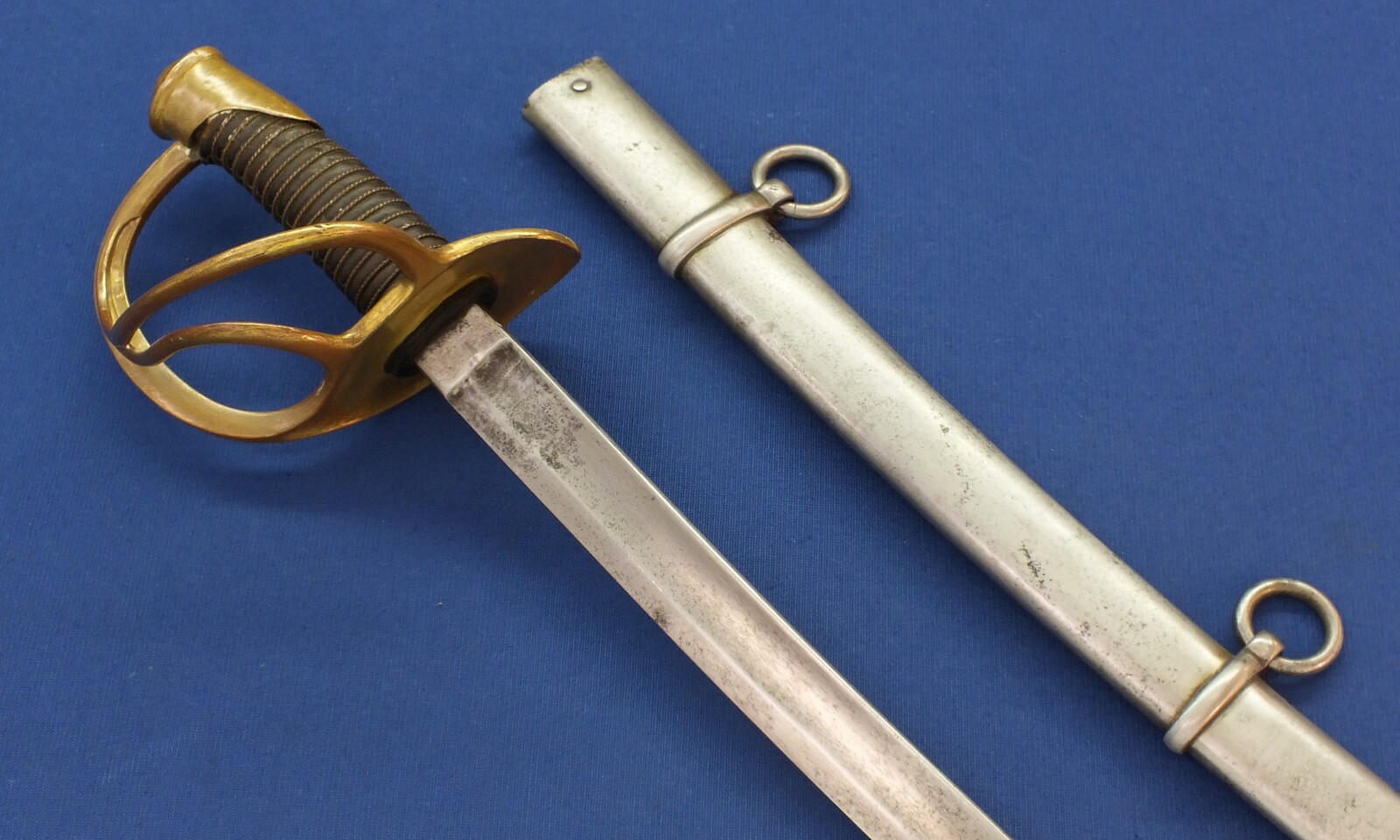 An antique American US Civil War Model 1860 Cavalry Trooper's Sword by J.E. Bleckmann Solingen. Length 106cm. In very good condition. Price 875 euro.