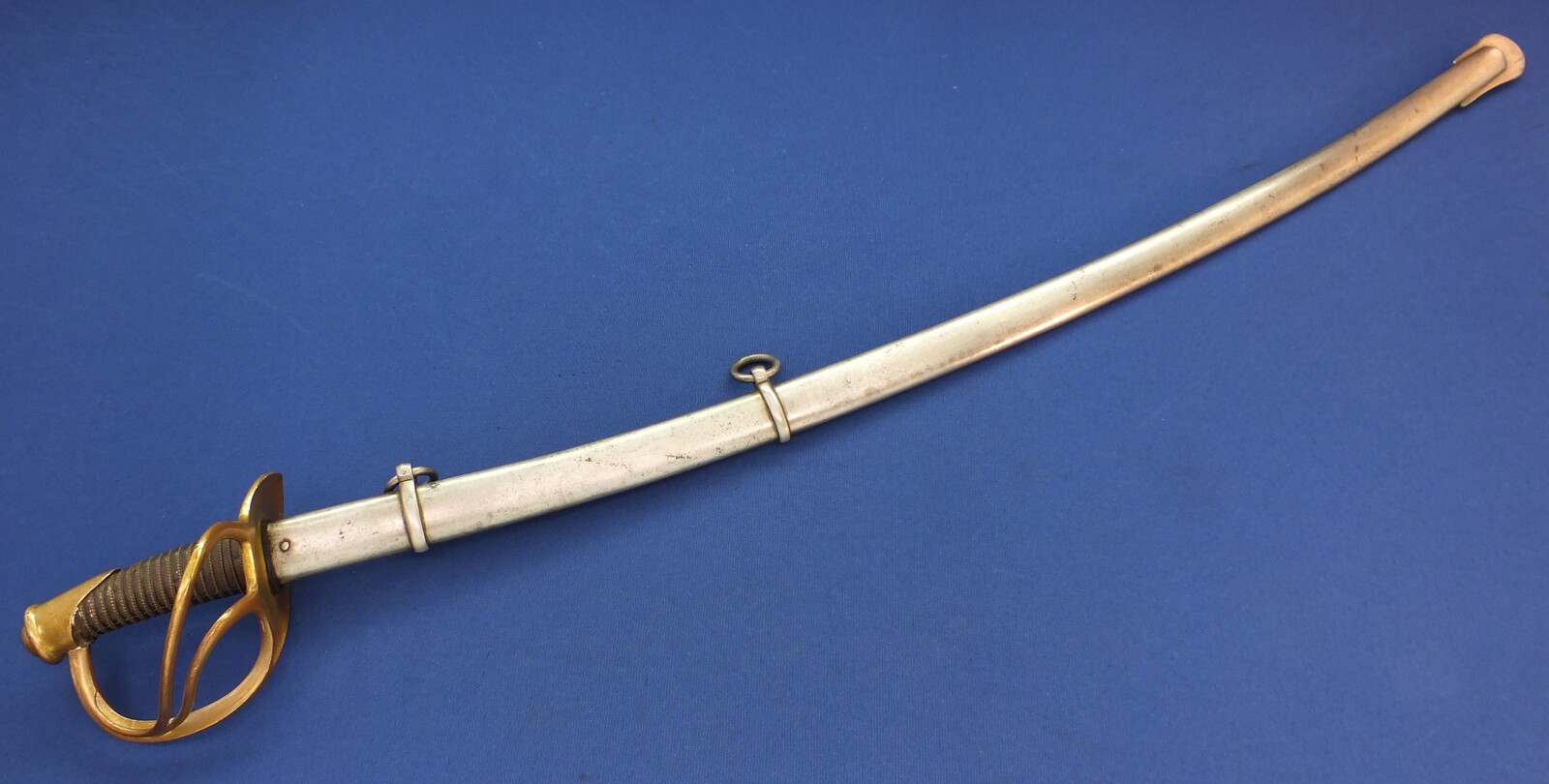 An antique American US Civil War Model 1860 Cavalry Trooper's Sword by J.E. Bleckmann Solingen. Length 106cm. In very good condition. Price 875 euro.