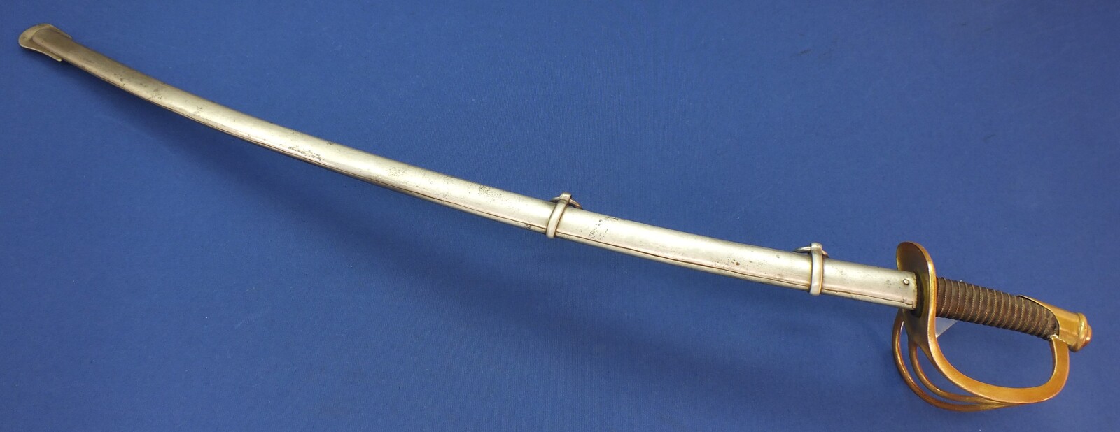 An antique American US Civil War Model 1860 Cavalry Trooper's Sword by J.E. Bleckmann Solingen. Length 106cm. In very good condition. Price 875 euro.
