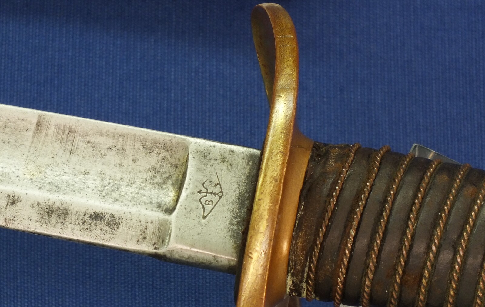 An antique American US Civil War Model 1860 Cavalry Trooper's Sword by J.E. Bleckmann Solingen. Length 106cm. In very good condition. Price 875 euro.