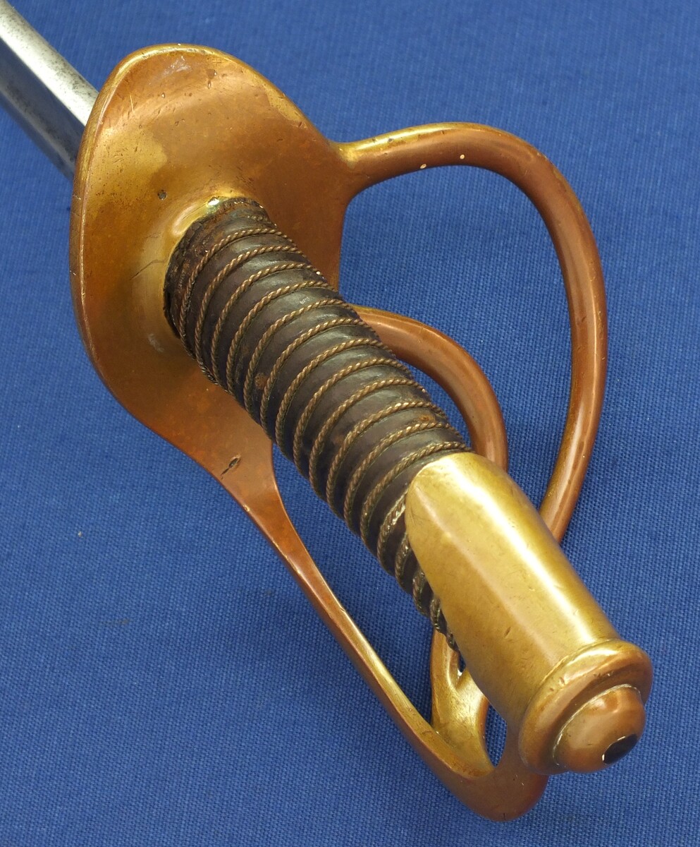 An antique American US Civil War Model 1860 Cavalry Trooper's Sword by J.E. Bleckmann Solingen. Length 106cm. In very good condition. Price 875 euro.