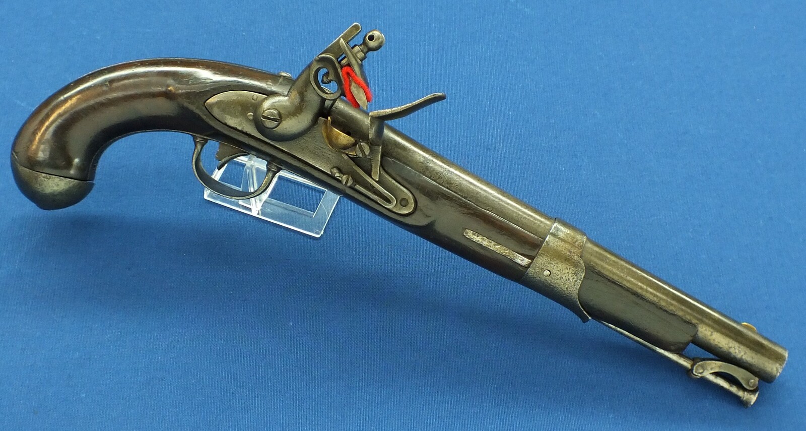 An antique American US Model 1819 Flintlock pistol by Simeon North of Middletown Conn. Caliber 54, 10 inch barrel. Length 41cm. In good condition. Price 1.450 euro.