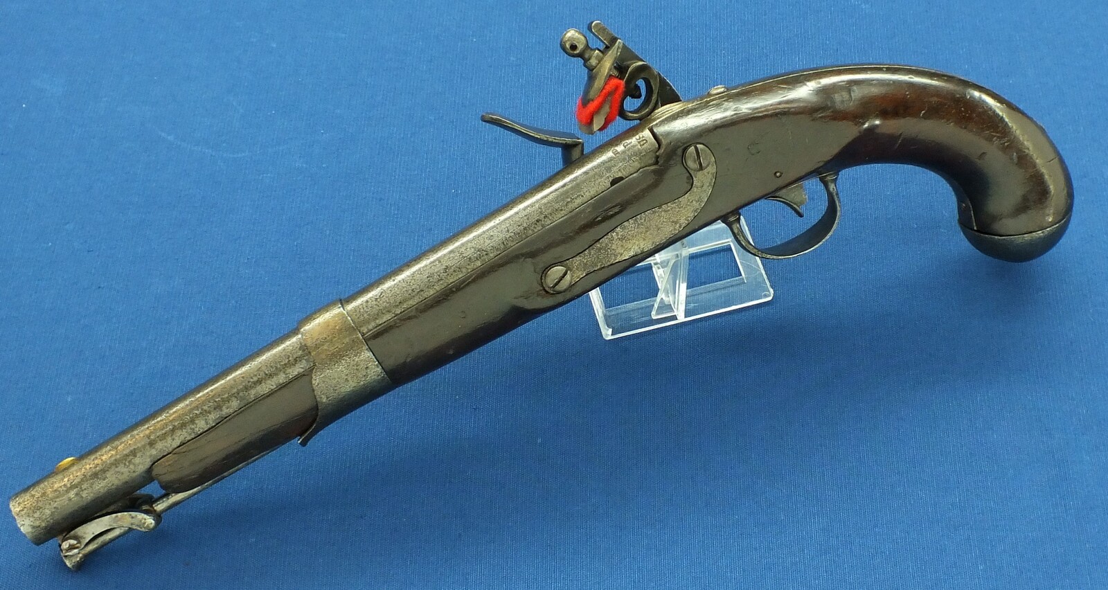 An antique American US Model 1819 Flintlock pistol by Simeon North of Middletown Conn. Caliber 54, 10 inch barrel. Length 41cm. In good condition. Price 1.450 euro.
