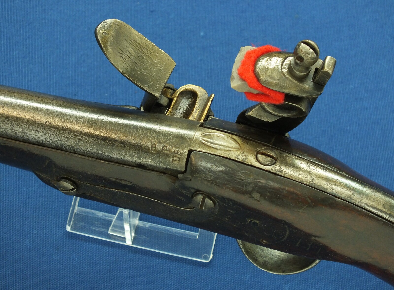 An antique American US Model 1819 Flintlock pistol by Simeon North of Middletown Conn. Caliber 54, 10 inch barrel. Length 41cm. In good condition. Price 1.450 euro.