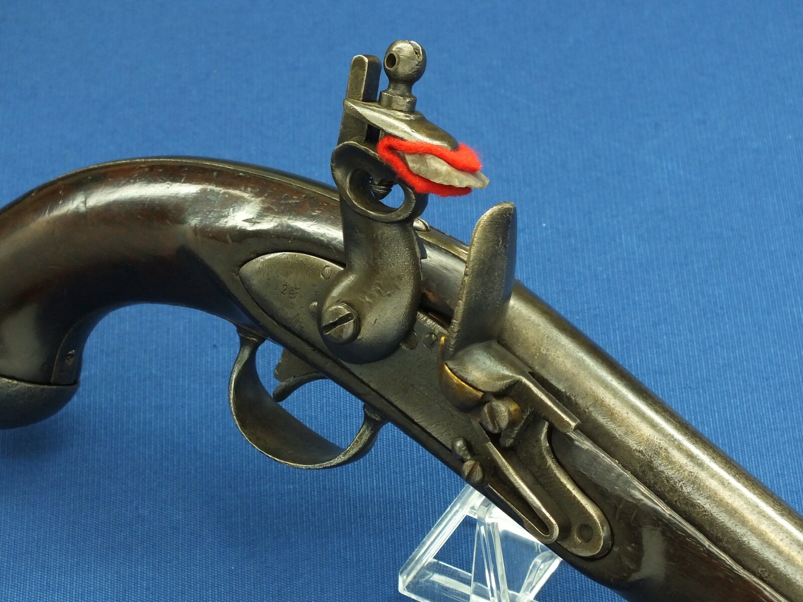An antique American US Model 1819 Flintlock pistol by Simeon North of Middletown Conn. Caliber 54, 10 inch barrel. Length 41cm. In good condition. Price 1.450 euro.