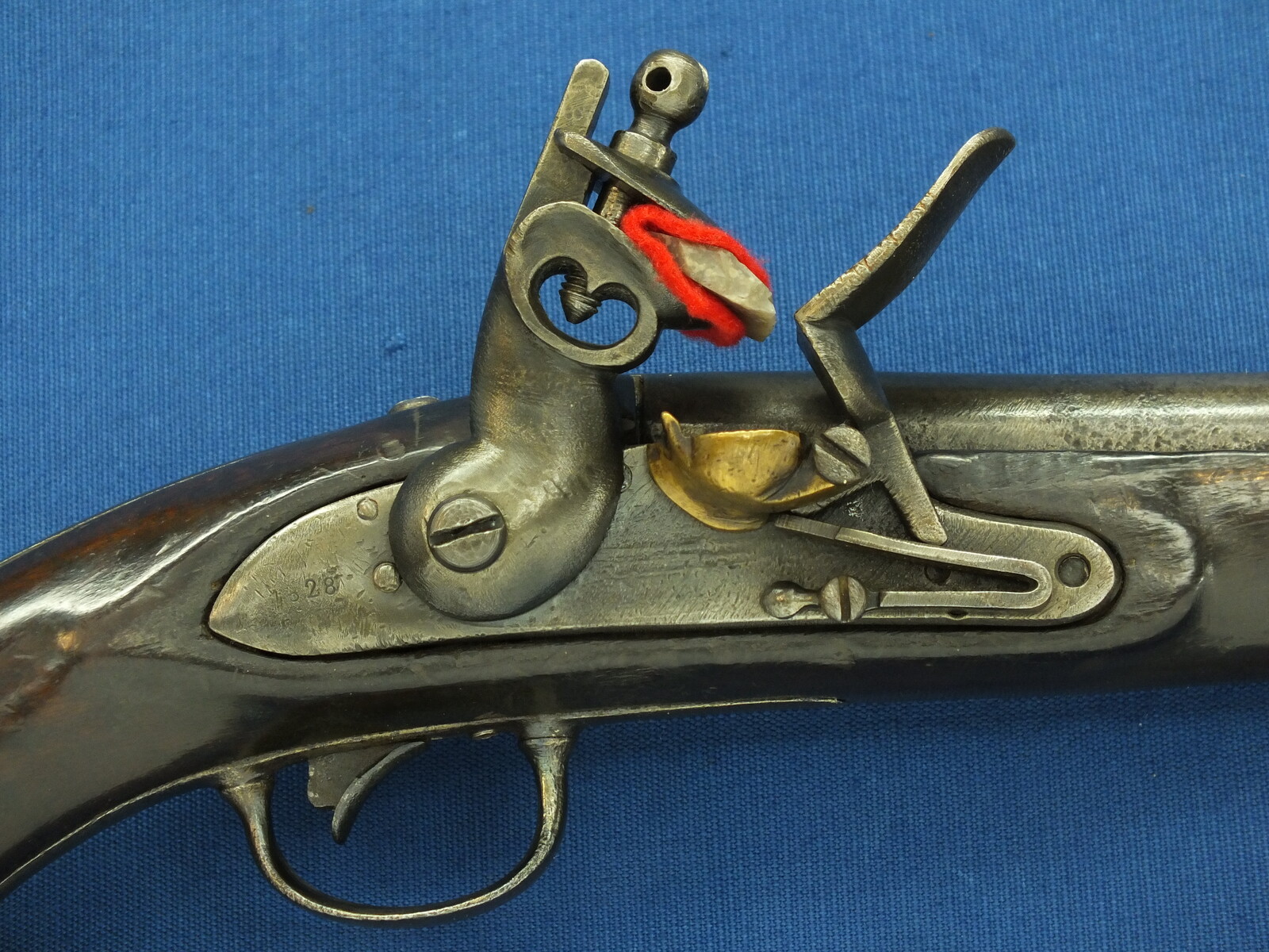 An antique American US Model 1819 Flintlock pistol by Simeon North of Middletown Conn. Caliber 54, 10 inch barrel. Length 41cm. In good condition. Price 1.450 euro.