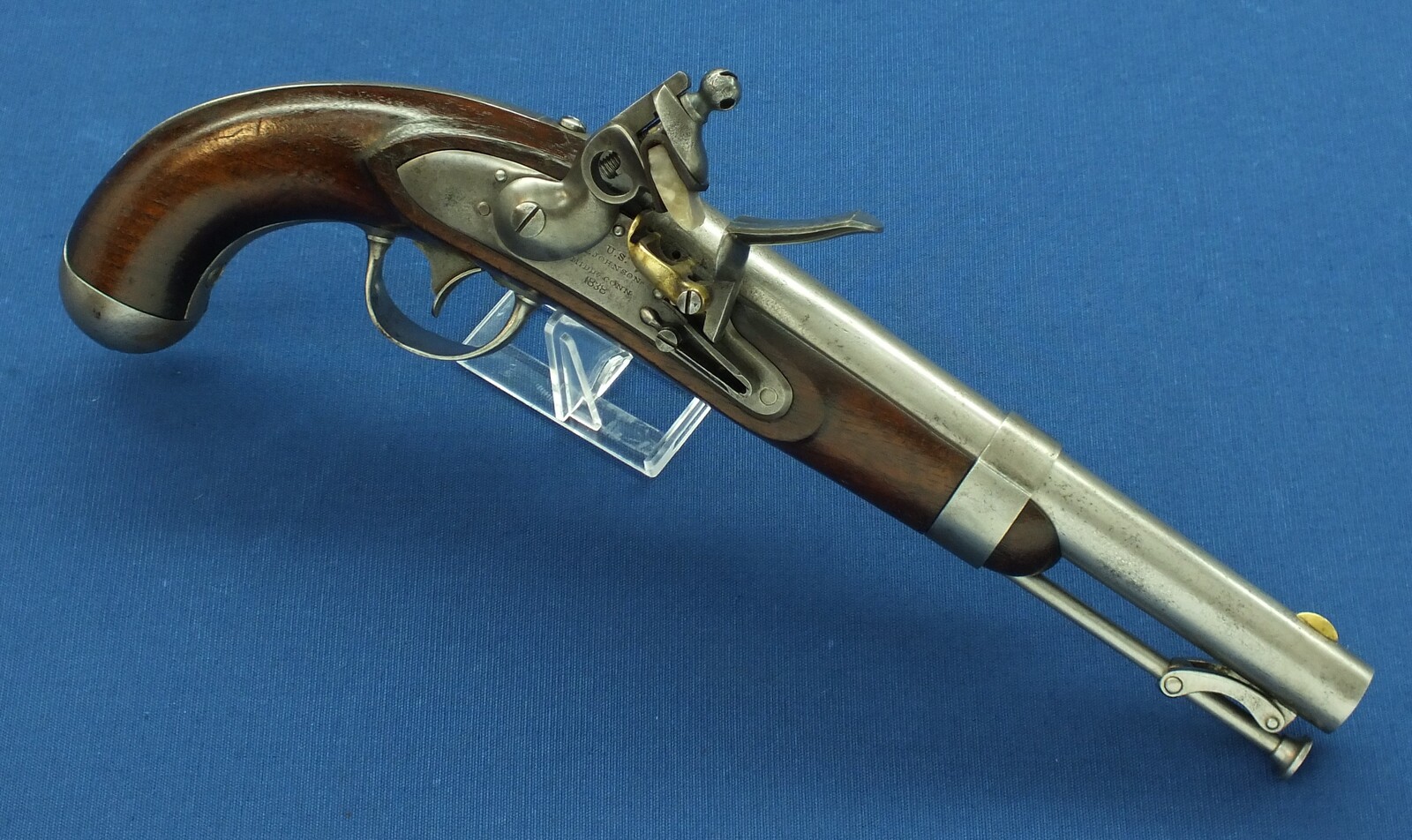 An antique American US Model 1836 Flintlock Pistol By Robert Johnson. Caliber 54, length 37cm. In very good condition. Price 2.150 euro.